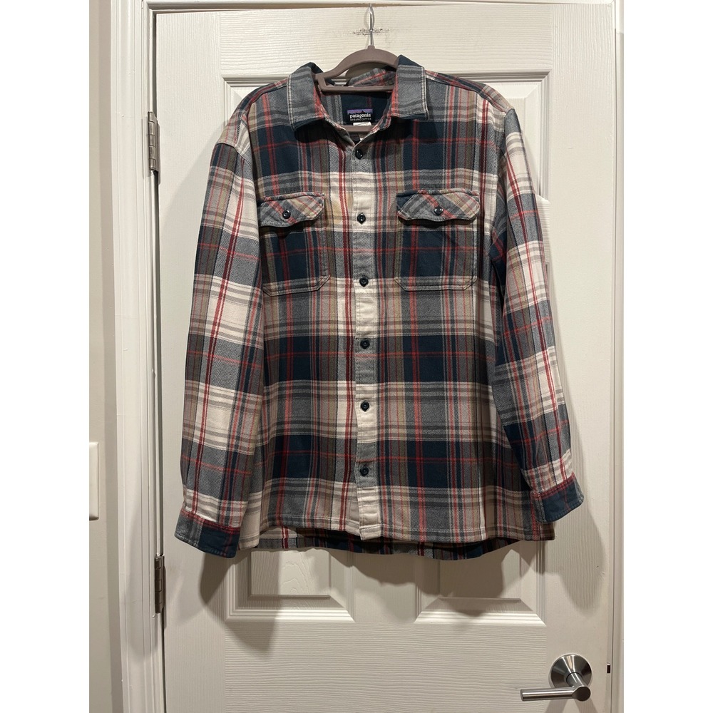 Patagonia Mens XL Organic Cotton Flannel Plaid Button Down Shirt Navy Red Cream